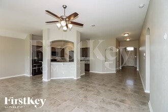 6211 Kolle Dr in Rosenberg, TX - Foto de edificio - Building Photo