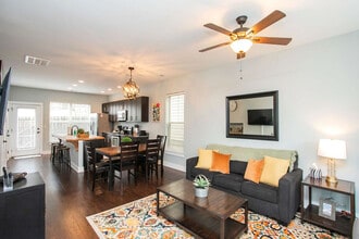 1106B Stratford Ave in Nashville, TN - Building Photo - Building Photo