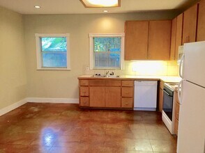 705 Smith Dr in San Marcos, TX - Building Photo - Building Photo