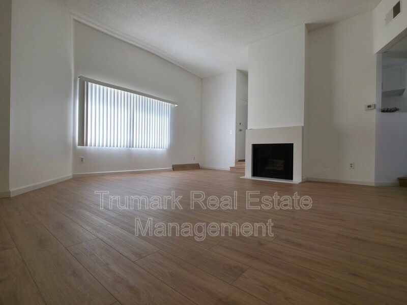 14605 Burbank Blvd in Los Angeles, CA - Building Photo