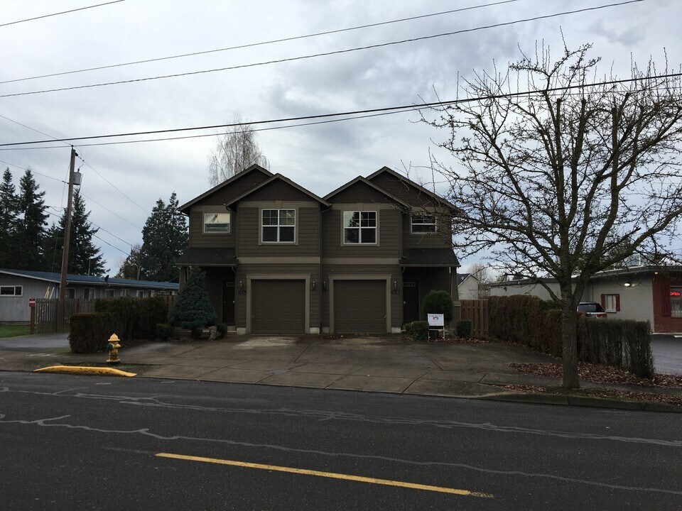423-425-425 S Main St in Mt Angel, OR - Building Photo