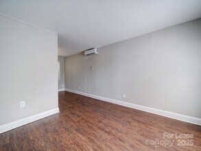 321 S Gardner Ave in Charlotte, NC - Building Photo - Building Photo