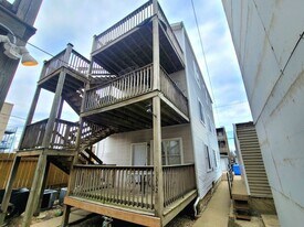 1340 W Hubbard St, Unit 3R in Chicago, IL - Building Photo