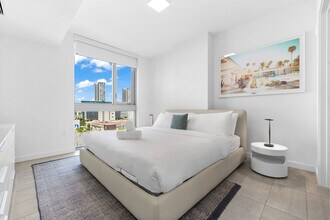 227 NE 2nd St in Miami, FL - Building Photo - Building Photo