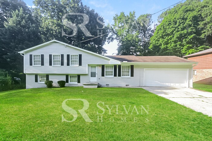 2665 Shade Dr in Ellenwood, GA - Building Photo