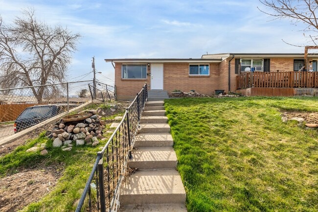 property at 10206 W 59th Pl