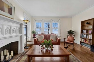 554 Sheridan Square in Evanston, IL - Building Photo - Building Photo