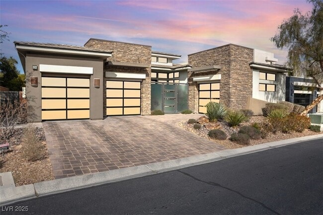 property at 32 Hunting Horn Dr