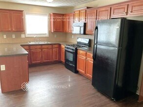 4104 Roslindale Ln in Buford, GA - Foto de edificio - Building Photo