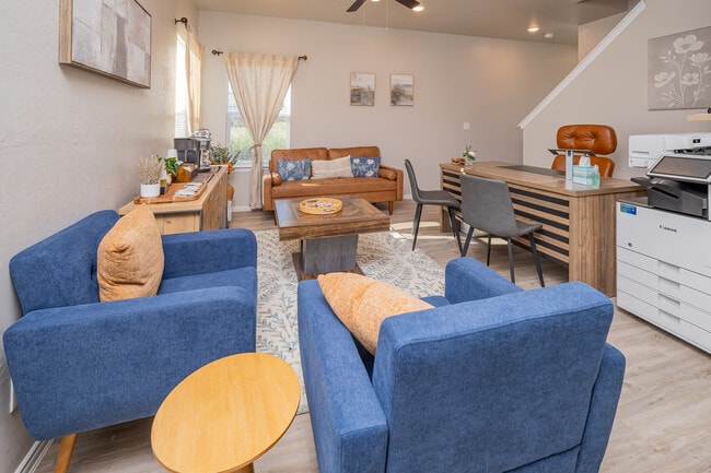 Avalon At OKC I & II in Oklahoma City, OK - Foto de edificio - Building Photo