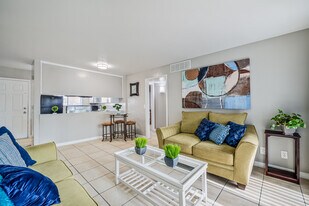 Magnolia Terrace in Jacksonville, FL - Building Photo
