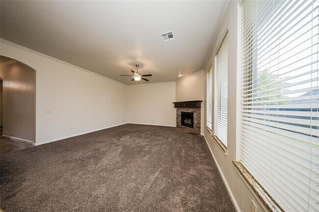 17016 Barcelona Dr in Oklahoma City, OK - Building Photo - Building Photo