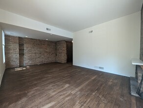 600 W Surf St, Unit 2 in Chicago, IL - Building Photo - Building Photo