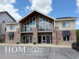 261 Bunting Ln, Unit A in Mankato, MN - Building Photo