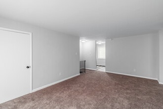 Ridley Mews Apartments in Prospect Park, PA - Foto de edificio - Interior Photo