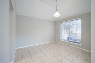 8319 Wind Willow Dr in Houston, TX - Building Photo - Building Photo
