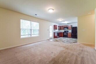 329 Freeman Cir in Villa Rica, GA - Building Photo - Building Photo