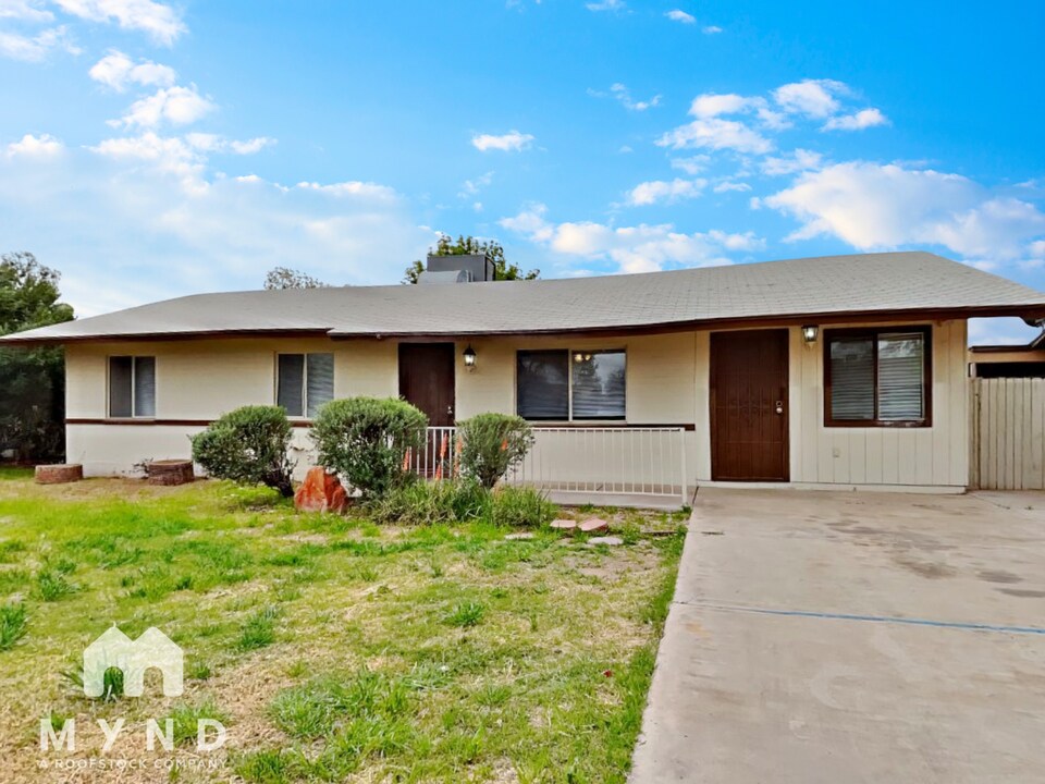 1515 E Orange St in Buckeye, AZ - Foto de edificio