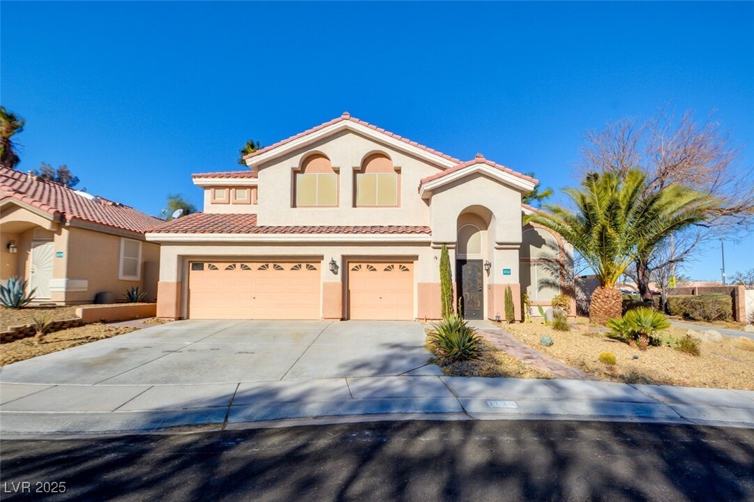 1733 Wandering Winds Way in Las Vegas, NV - Foto de edificio