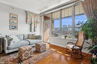 1200 W Monroe St in Chicago, IL - Building Photo - Building Photo