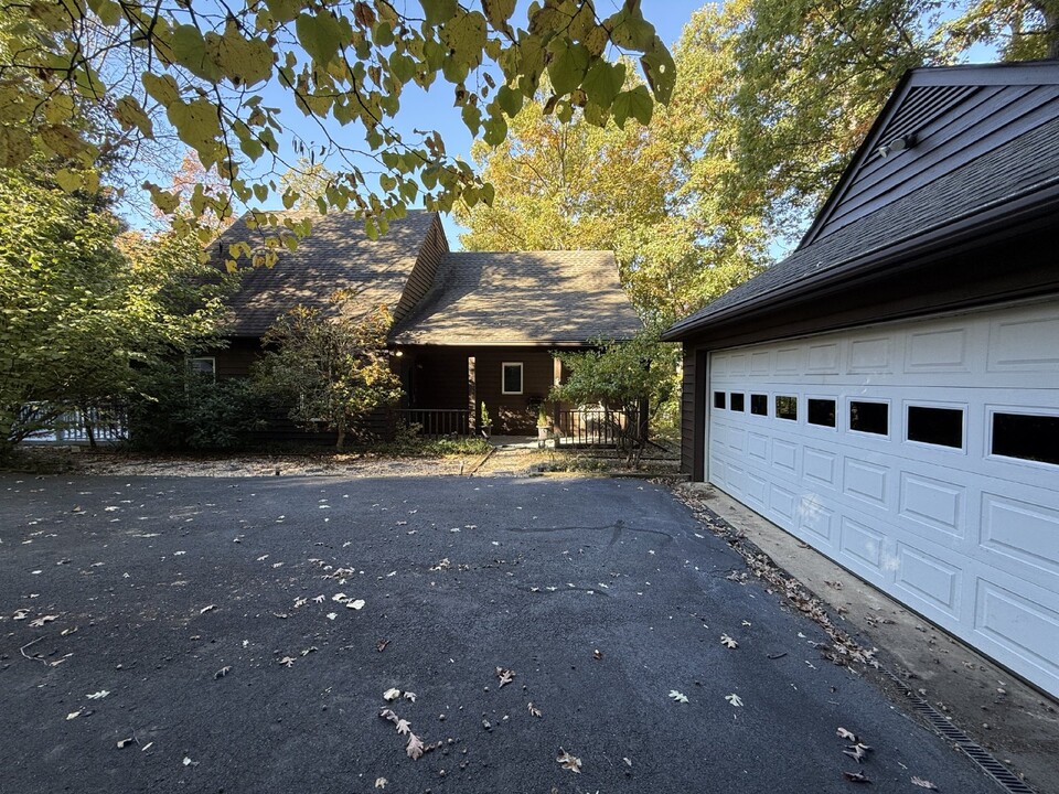 1479 Gray Stone Ct in Charlottesville, VA - Building Photo