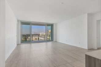 301 Quay Cmn in Sarasota, FL - Building Photo - Building Photo