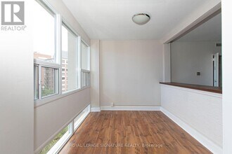 9 Deer Park Crescent in Toronto, ON - Building Photo - Building Photo