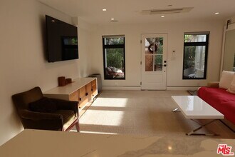 729 Raymond Ave in Santa Monica, CA - Building Photo - Building Photo