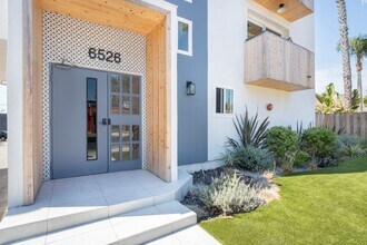 6526 Homewood Ave in Los Angeles, CA - Building Photo - Building Photo