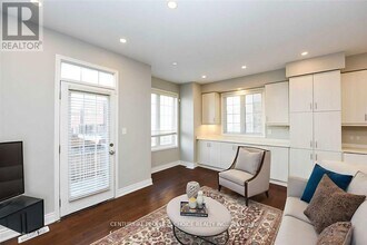 249 Hinton Ter in Milton, ON - Building Photo - Building Photo