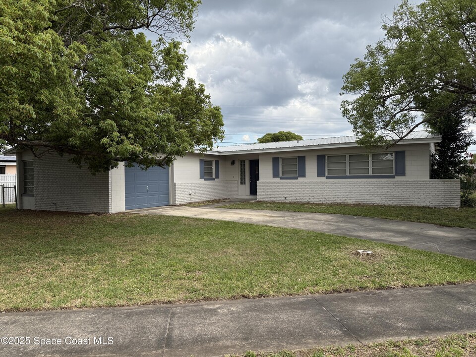 3945 Trinidad Ave in Titusville, FL - Building Photo