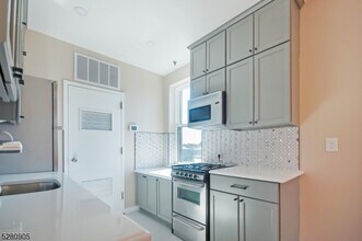 54-60 McWhorter St in Newark, NJ - Building Photo - Building Photo