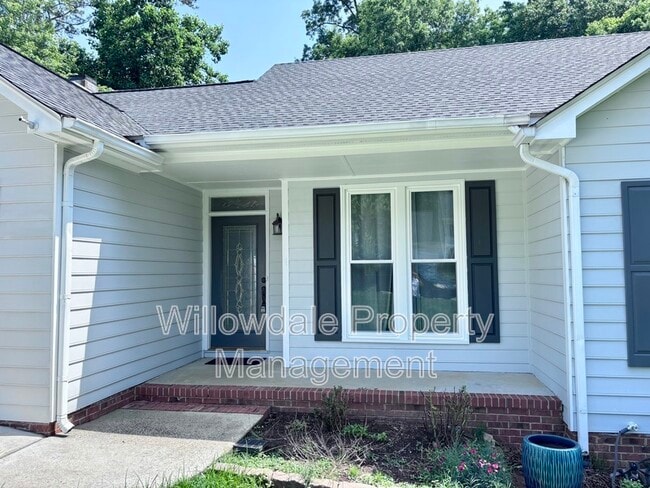property at 305 Silvercliff Trail