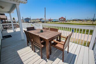 81 Santar Loop in Surfside Beach, TX - Building Photo - Building Photo