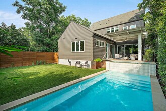 1510 Newton St in Austin, TX - Building Photo - Building Photo