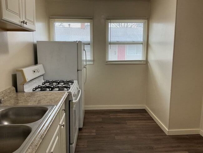 property at 2820 W Carmen Ave