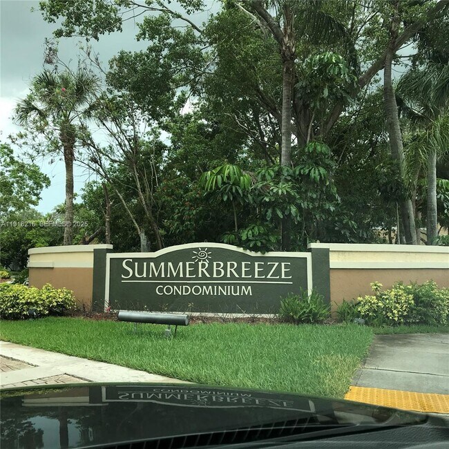 9999 Summerbreeze Dr in Sunrise, FL - Building Photo - Building Photo