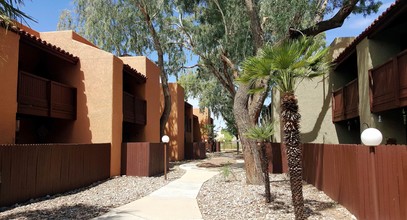 Broadway Proper in Tucson, AZ - Foto de edificio - Building Photo