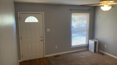 325 Halifax Dr in Vandalia, OH - Building Photo - Building Photo