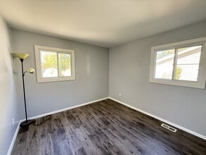 4718 Kessler Dr in Lansing, MI - Building Photo - Building Photo