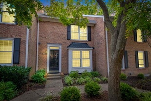 2534 S Arlington Mill Dr, Unit B in Arlington, VA - Building Photo