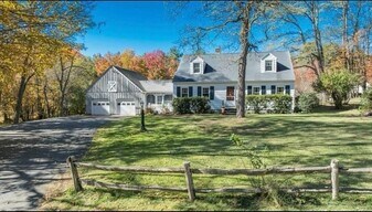 88 Buffam Rd in Amherst, MA - Building Photo