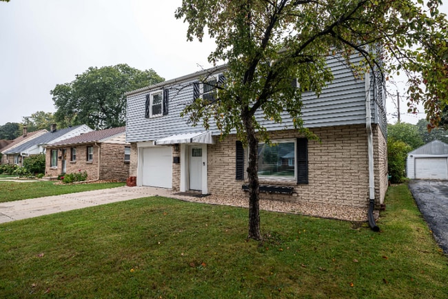 property at 555 N 105th St