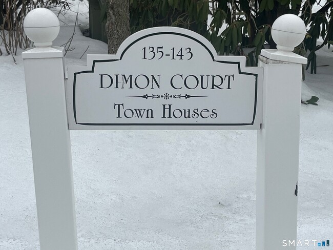 139 Oldfield Road in Fairfield, CT - Building Photo - Building Photo