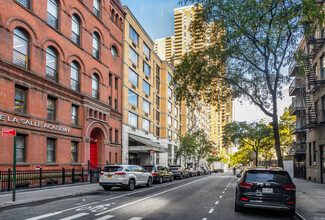 Ivy Towers in New York, NY - Building Photo - Building Photo