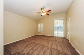 16804 Windsor Park Dr in Lutz, FL - Building Photo - Building Photo