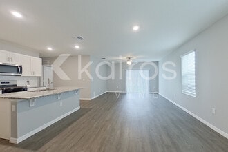 32033 Katelin Cir in Leesburg, FL - Building Photo - Building Photo