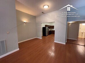 9 W 5th St in Fulton, MO - Building Photo - Building Photo