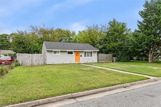1933 Somerville Dr in Hampton, VA - Building Photo - Building Photo
