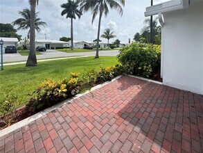 310 Leisure Blvd in Pompano Beach, FL - Building Photo - Building Photo